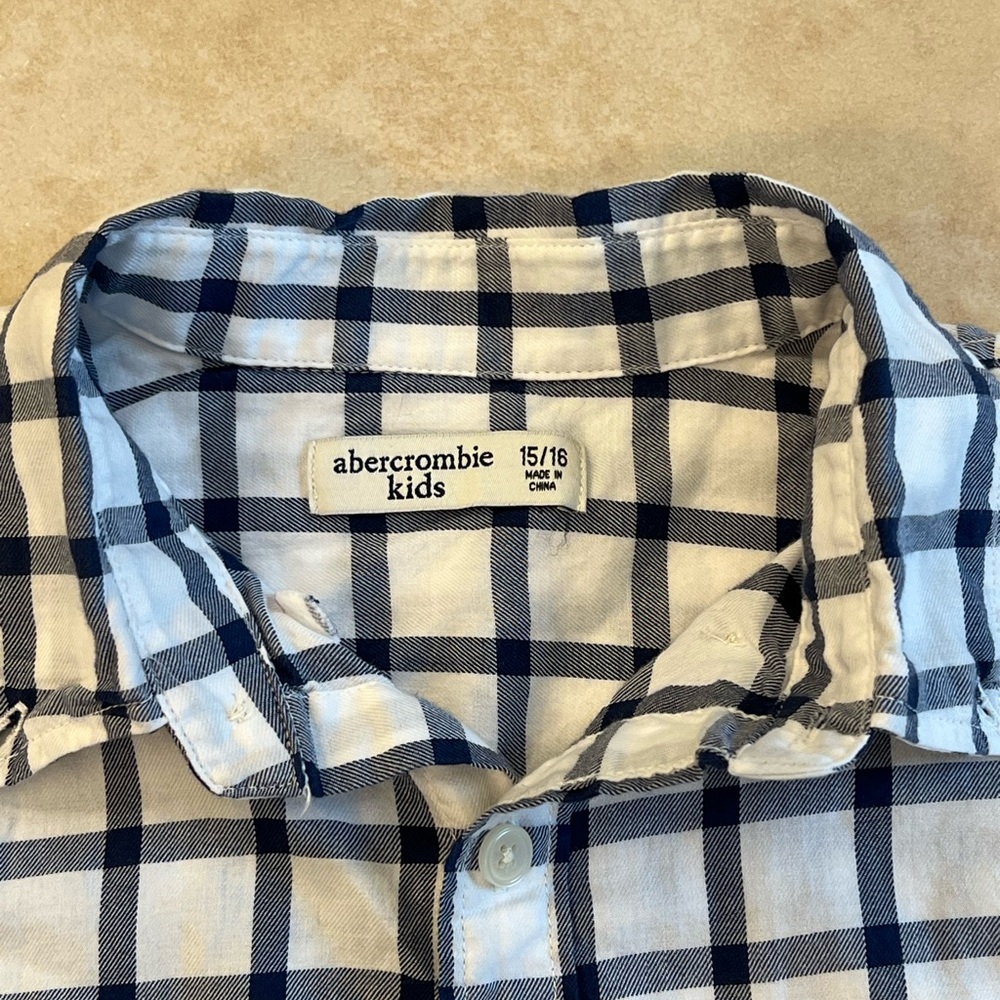 Boys 15/16 Abercrombie & Fitch Kids Ombre Dress Shirt - Picture 3 of 5